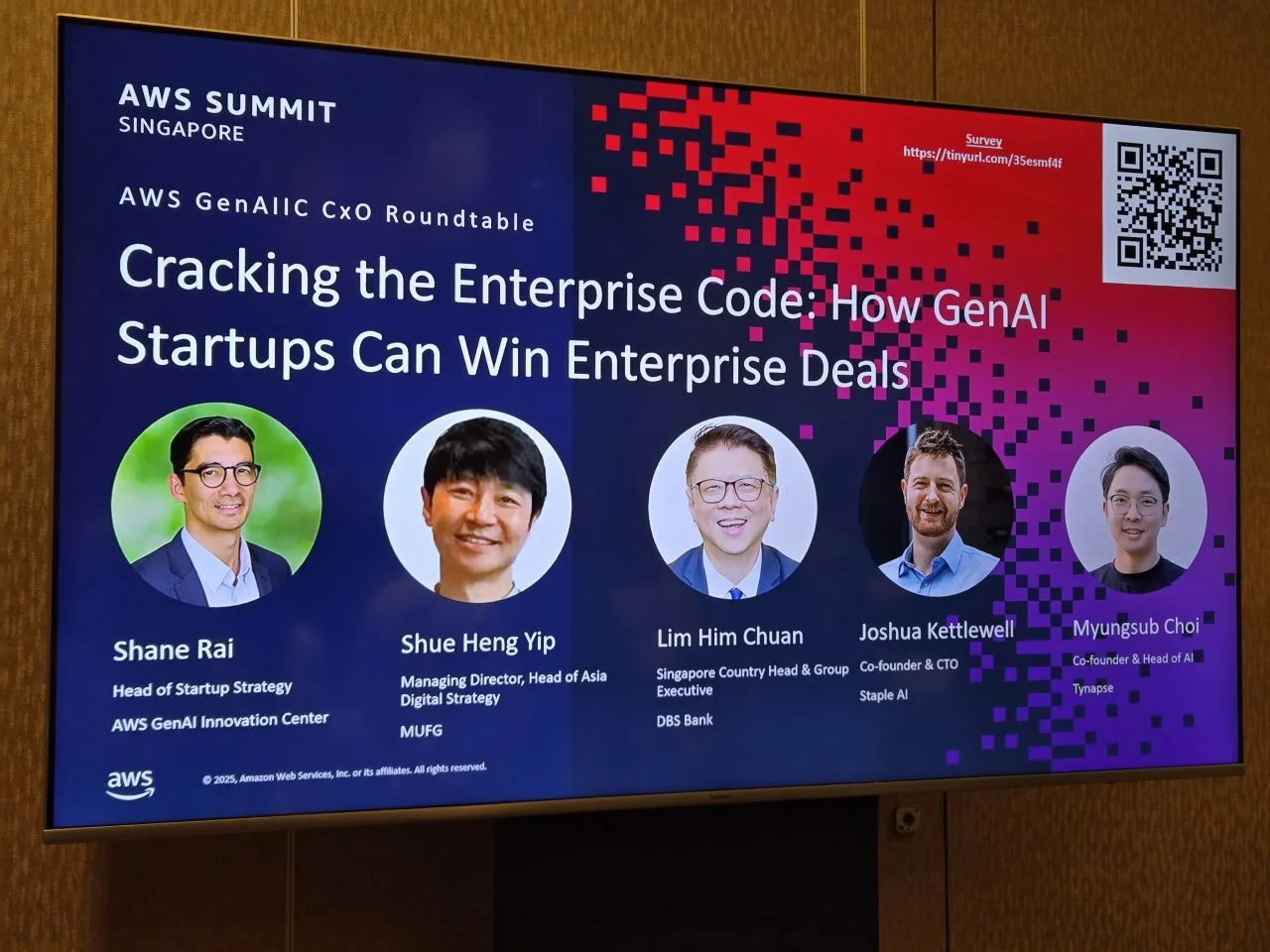 AWS Summit Singapore GenAIIC CXO 라운드테이블에 패널로 참여한 티냅스 Head of AI 최명섭