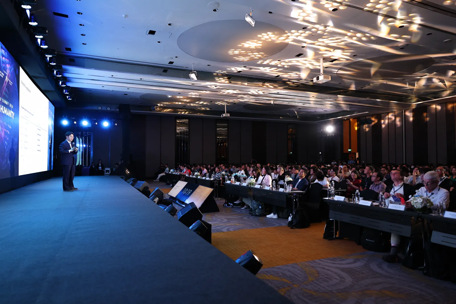 The From Focusing Lenses to Focusing Risks talk