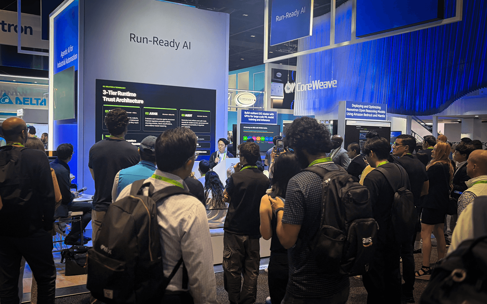NVIDIA GTC 2026 AWS 부스에서 발표 중인 최명섭 AI 총괄